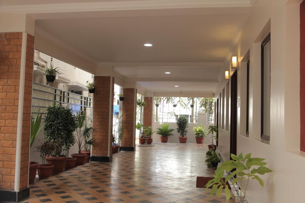 Our Nest Hotel Haiderabad Buitenkant foto