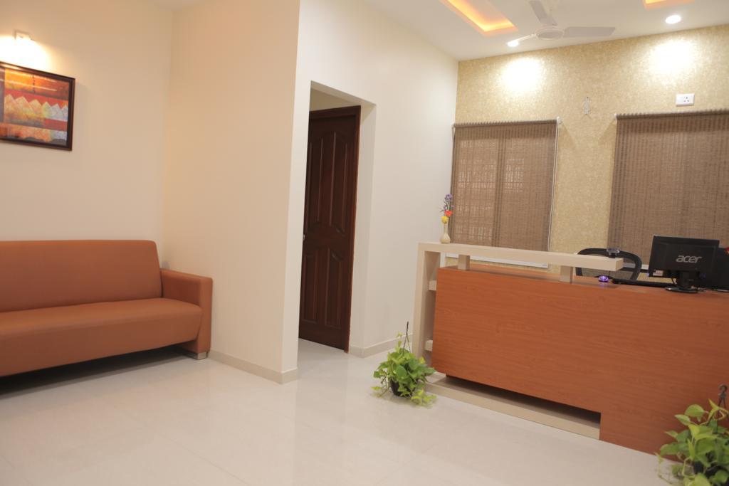 Our Nest Hotel Haiderabad Buitenkant foto