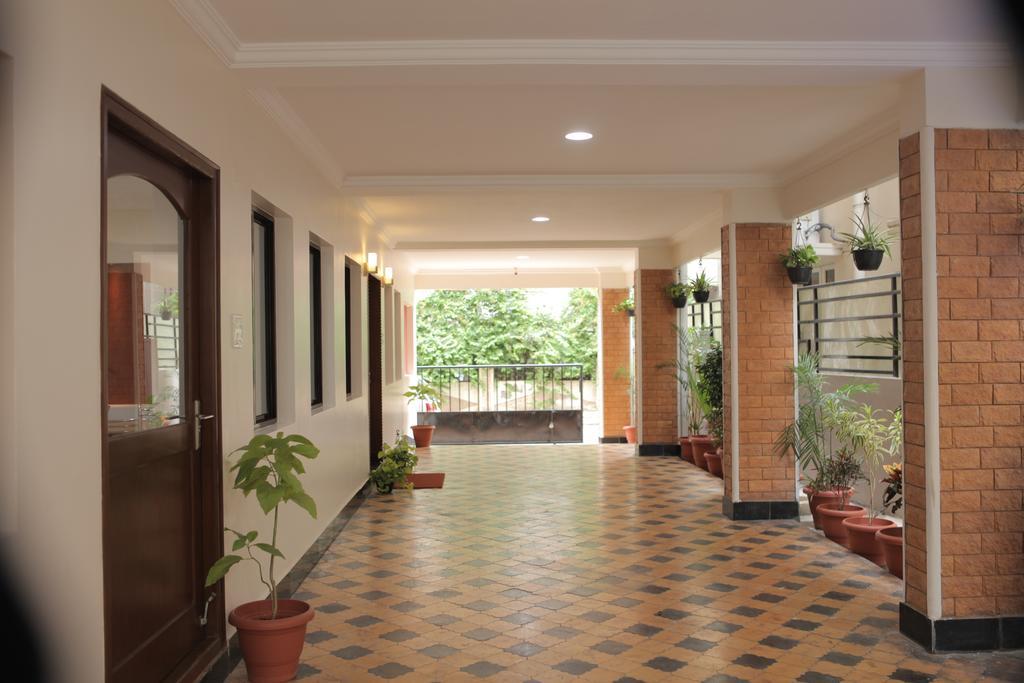 Our Nest Hotel Haiderabad Buitenkant foto