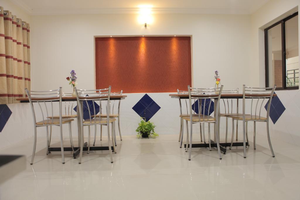 Our Nest Hotel Haiderabad Buitenkant foto