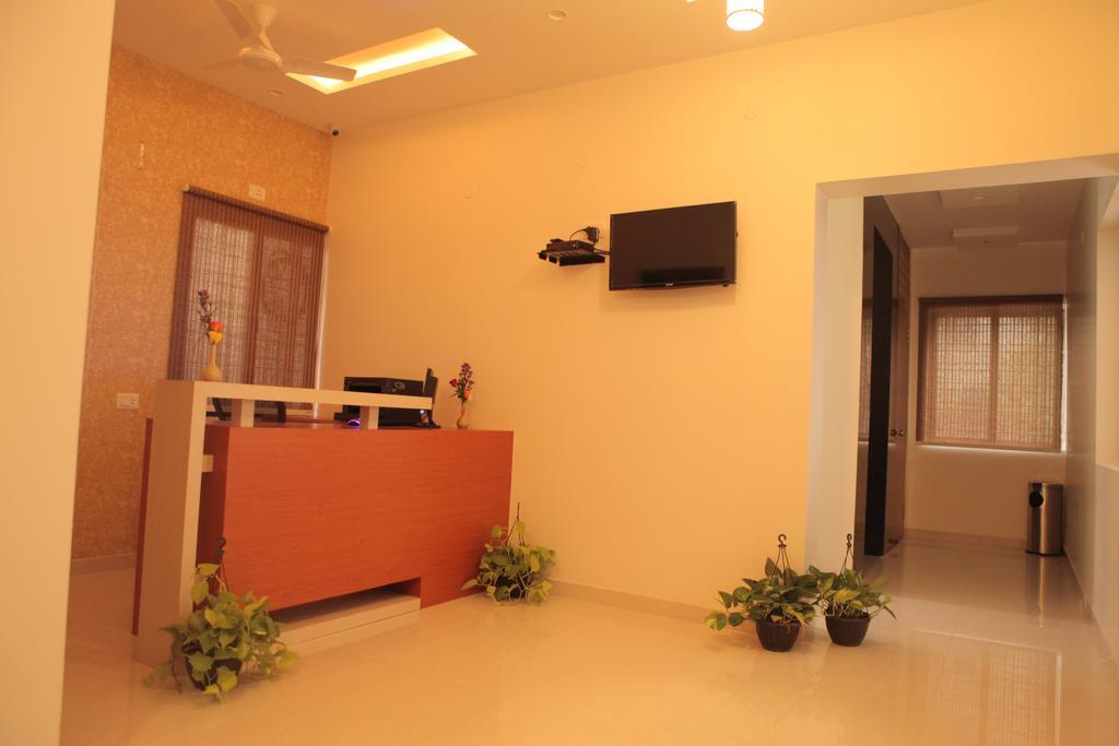 Our Nest Hotel Haiderabad Buitenkant foto