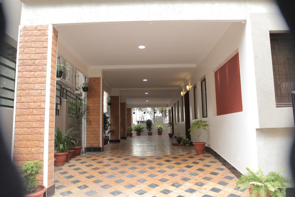 Our Nest Hotel Haiderabad Buitenkant foto