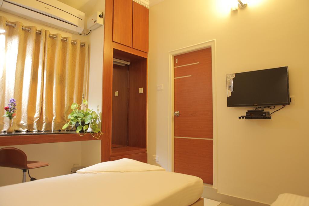 Our Nest Hotel Haiderabad Buitenkant foto